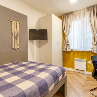 Standard - 2 Bed Flat - Image 1