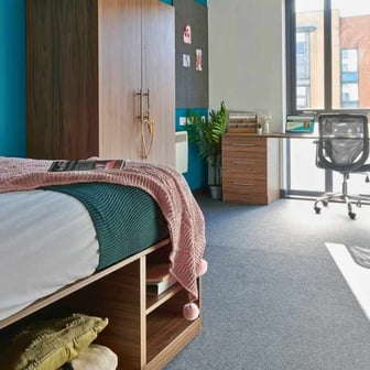 Flat One Bed Platinum - Image 1