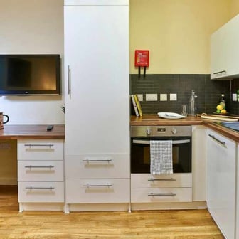 Studio Deluxe - Image 4