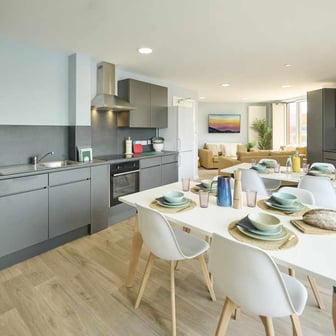 Silver Ensuite - Image 7