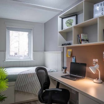 4 Bed Standard - Image 1