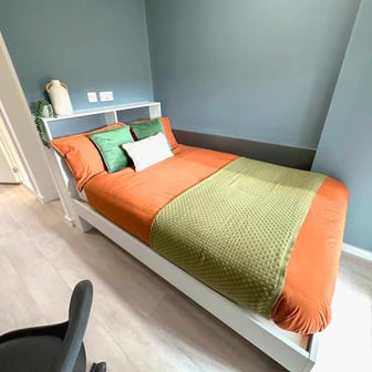 Standard En-suite - Image 1