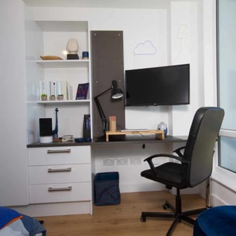 Penthouse Deluxe Studio with City View - Image 7