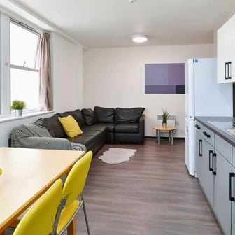 Shared Apartment Classic - Image 6