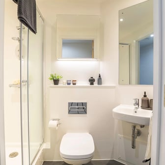 Deluxe Ensuite (Floors 13-25) - Image 12