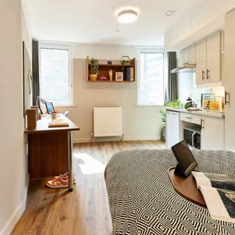 Studio Penthouse - Image 1