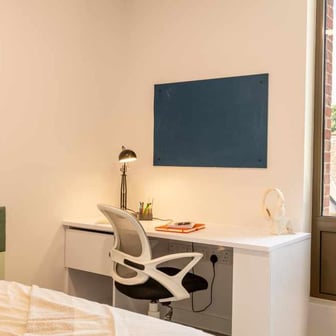 Deluxe Studio - Image 4