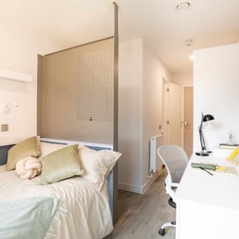 Premium En-suite - Image 1
