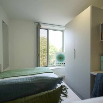 Silver Ensuite - Image 3