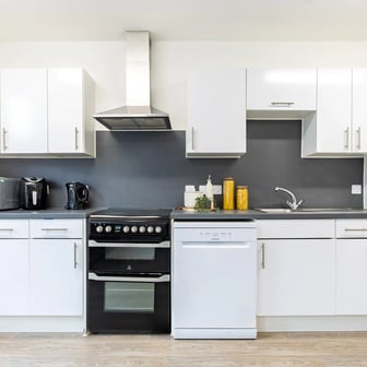 Classic En Suite - Image 7