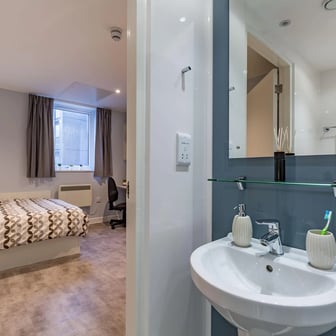 5 Bed Premium Studio - Image 7