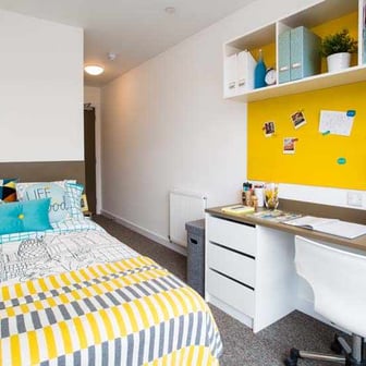 5 Bed En-suite - Image 1