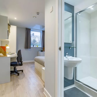 6 Bed Standard En-suite - Image 8