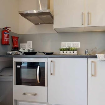 Penthouse Studio - Image 7