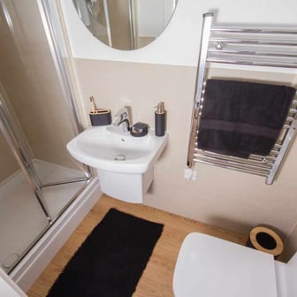 Gold Penthouse River Studio, Floor 9 - Image 4