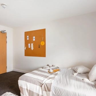 Classic En Suite - Image 3