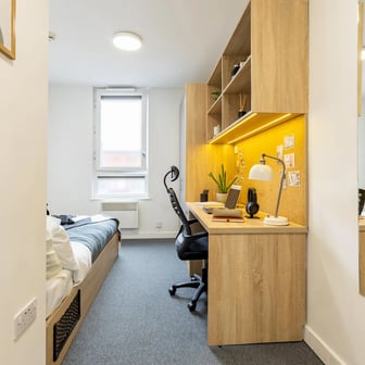 Classic En Suite - Image 2