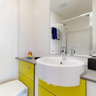 Penthouse Studio - Image 9