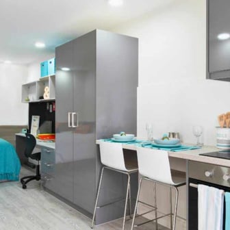 Studio Premium - Image 3