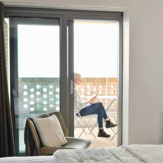 Studio Premium - Image 4