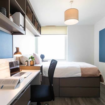 Silver Ensuite - Image 3