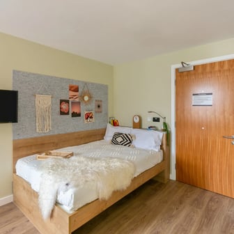 Extra Large Double Studio - Image 1