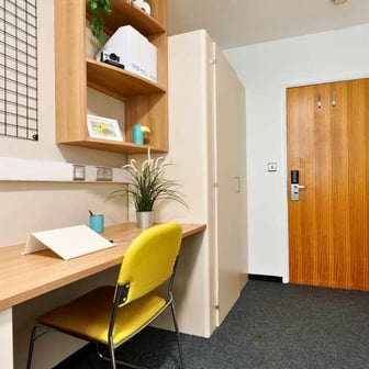 Shared Apartment Classic - Image 3