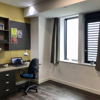 Deluxe Studio - Image 2