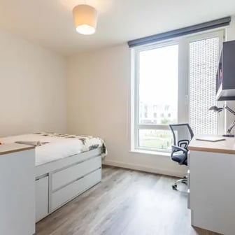 Gold Ensuite Accessible - Image 4