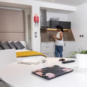 Diamond Studio - Image 1