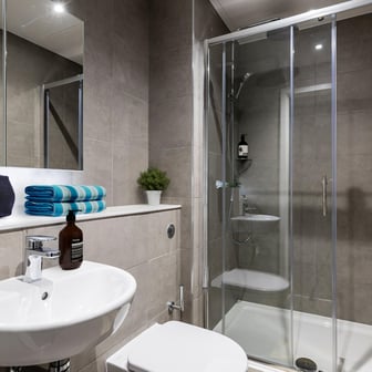Platinum Ensuite - Image 6