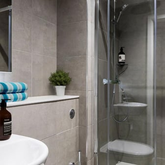 Platinum Ensuite - Image 6