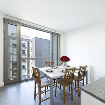 Gold En Suite - Image 7