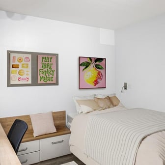 Silver En Suite - Image 2