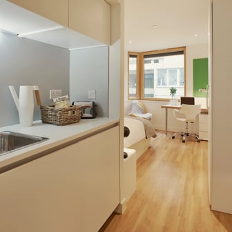 Silver En Suite - Image 5