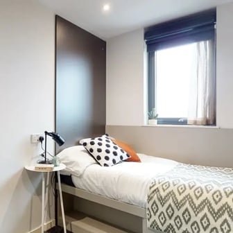 3 Bed Apartment - Image 1