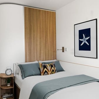 Gold En Suite - Image 1