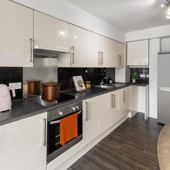 2 Bed Apartment - Image 3