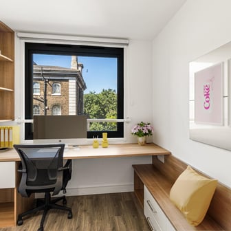 Gold En suite - Image 3