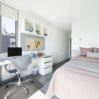 Gold En Suite - Image 4