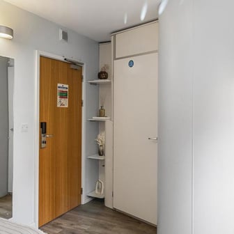 Silver En Suite - Image 4