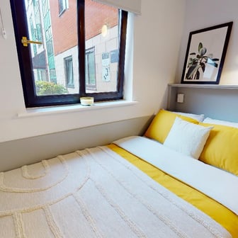 Bronze Non En Suite - Image 1