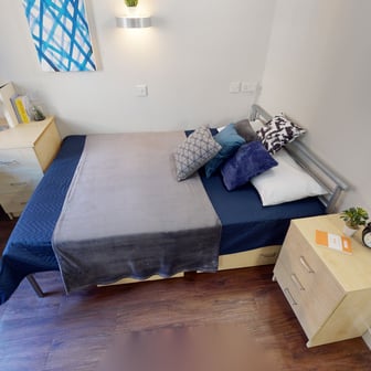 Bronze Studio - Image 1