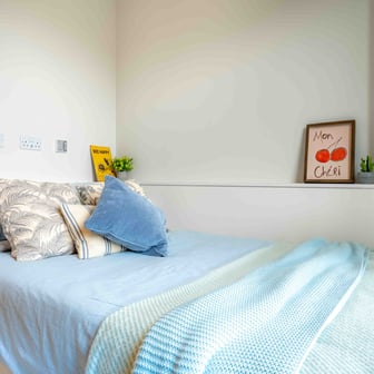 Silver En Suite Plus - Image 1