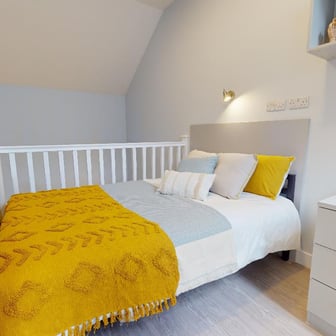 Diamond Duplex Apartment - Image 1