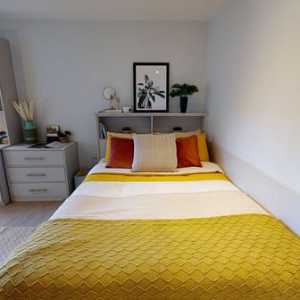 Gold Studio - Image 1