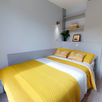 Silver En Suite - Image 1