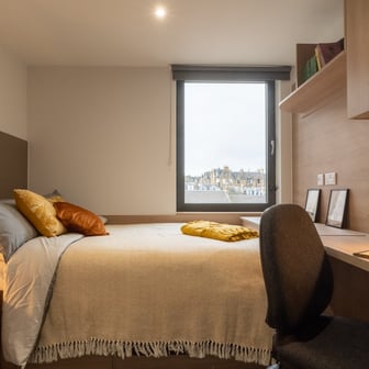 Silver En Suite - Image 1