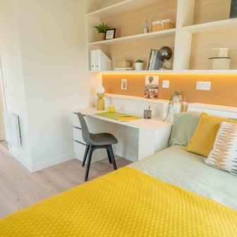 Silver En Suite - Image 1