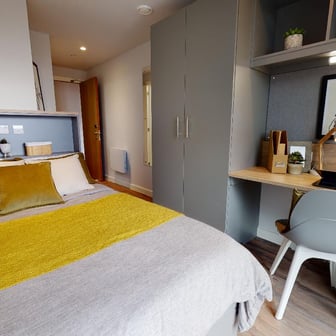 Silver En Suite Plus-2627 - Image 1